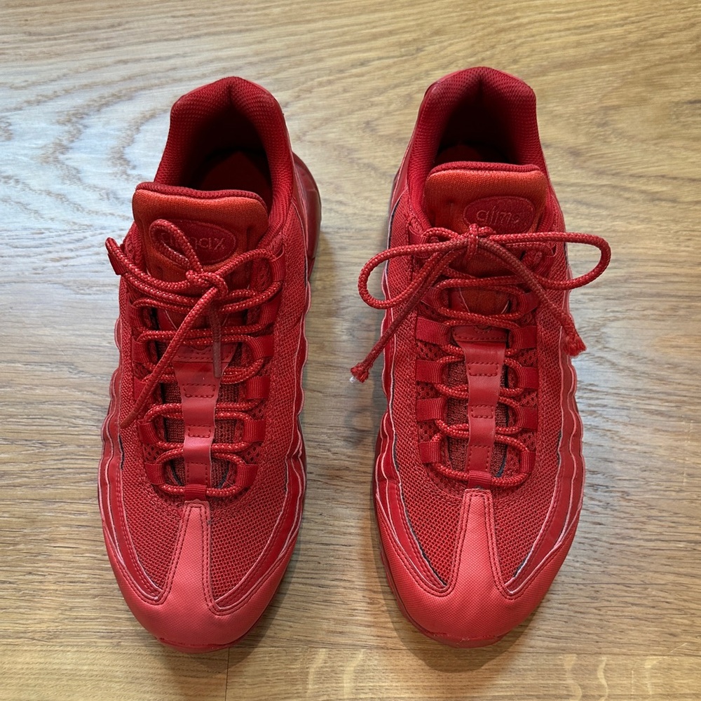 Men's Red Athletic Sneakers - Classic Comfort